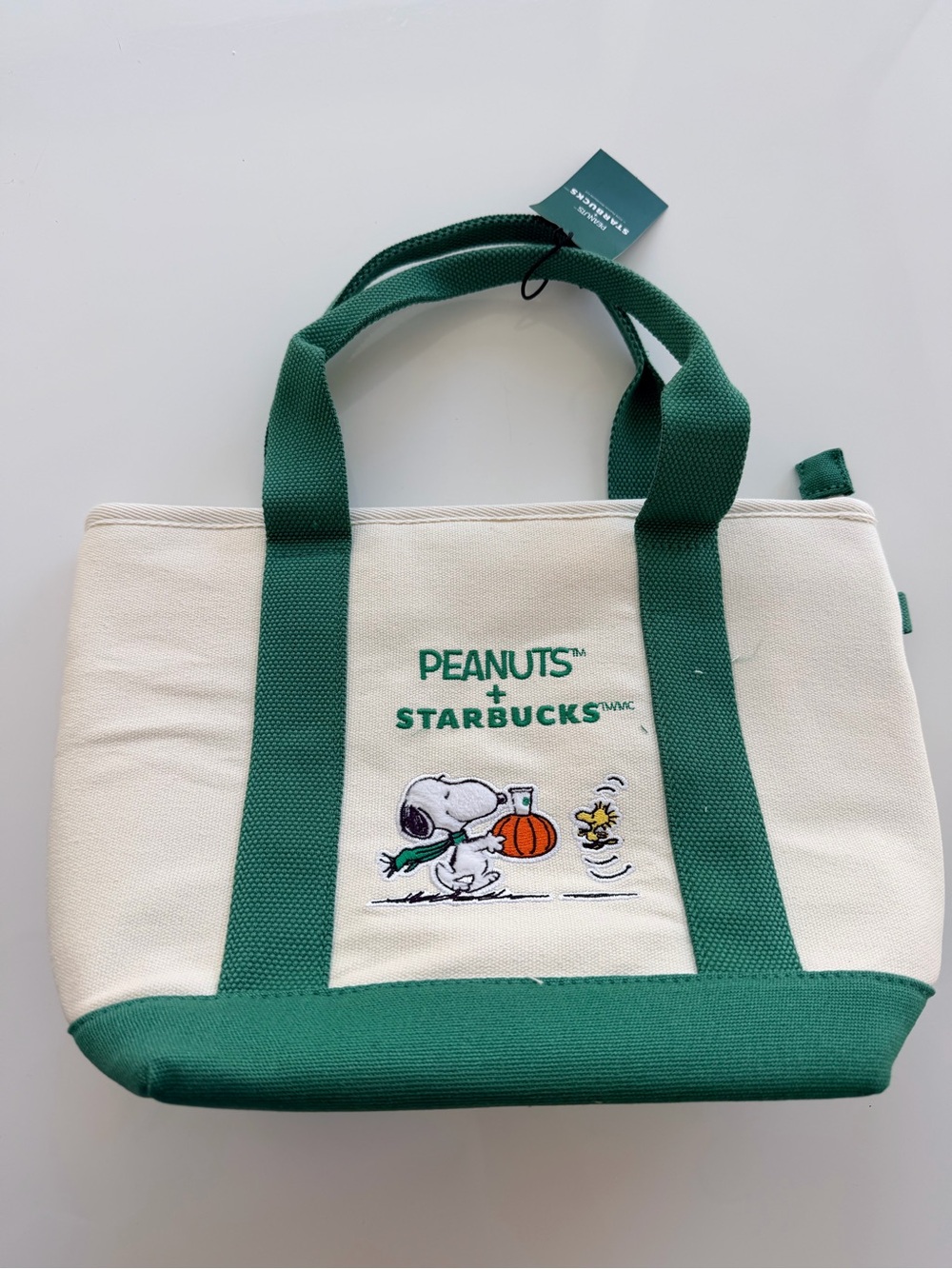 New 2026 Fall Peanuts/ Starbucks Tote Snoopy & Woodstock. Limited Edition